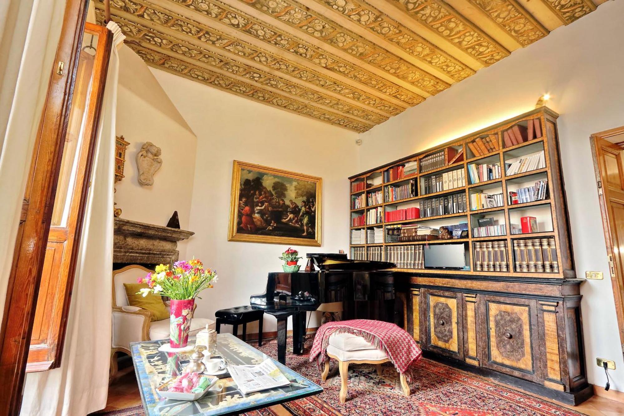 Treasurerome Daphne Terrace Apartment